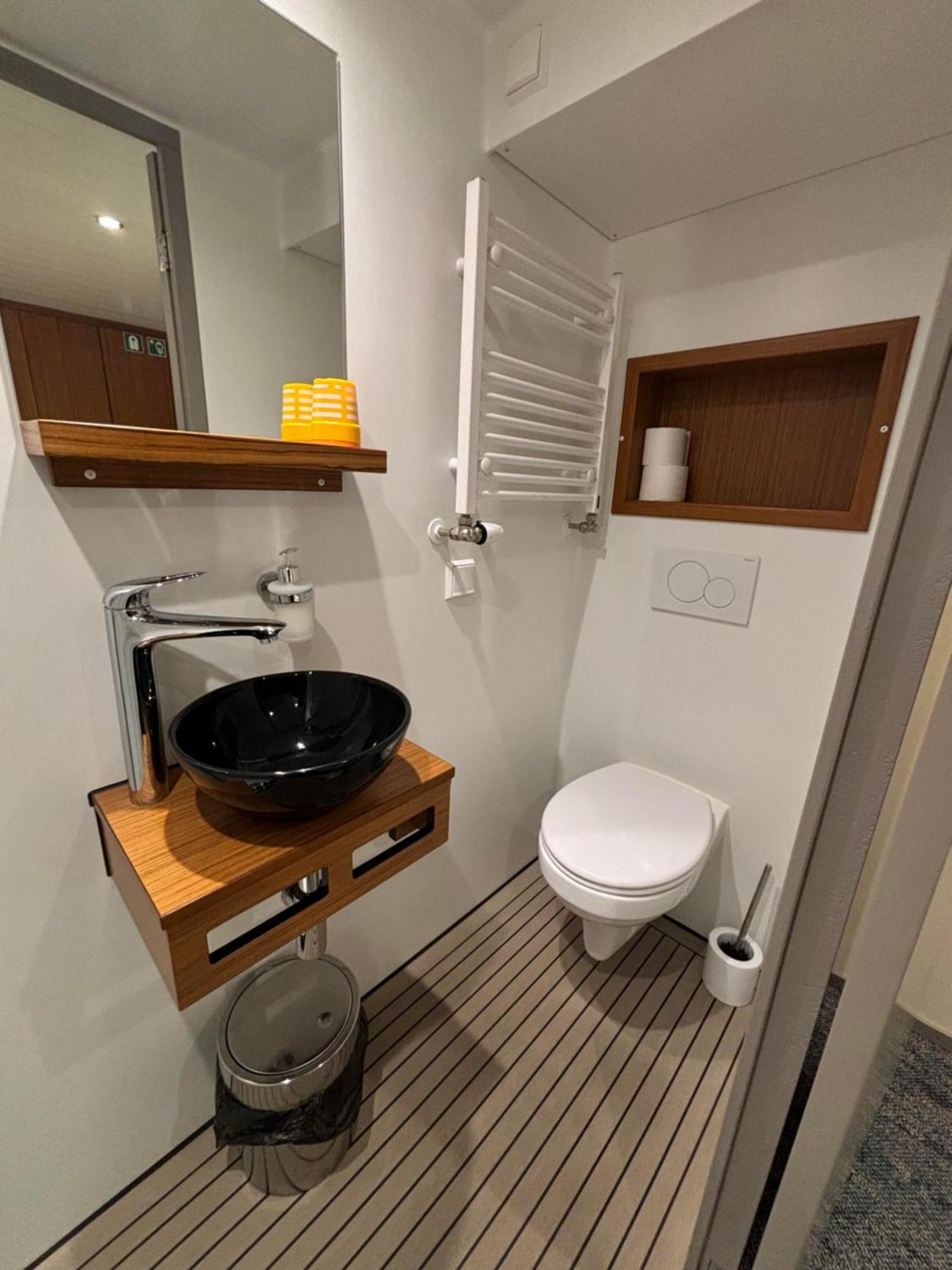 Hotelboat Iris 흐로닝언 외부 사진