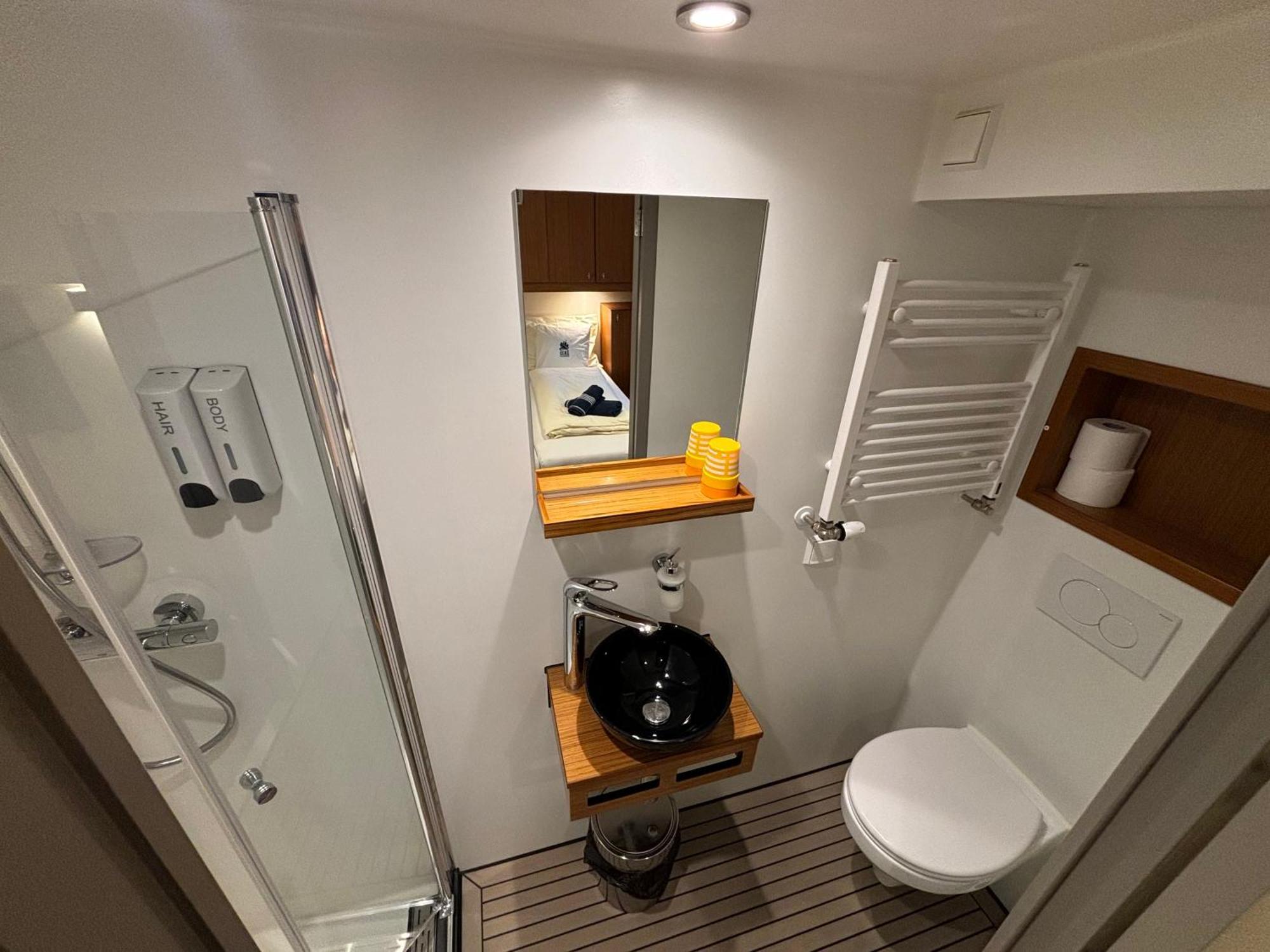 Hotelboat Iris 흐로닝언 외부 사진