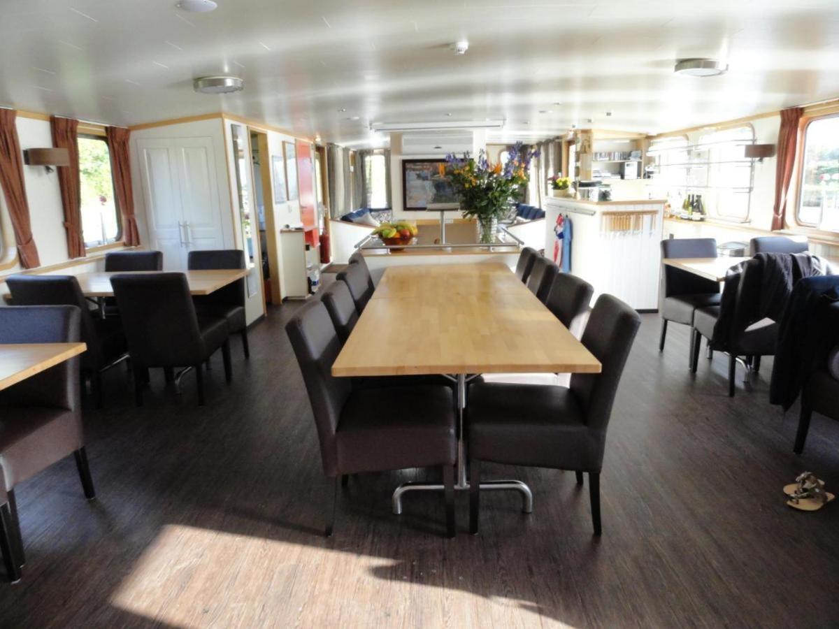 Hotelboat Iris 흐로닝언 외부 사진